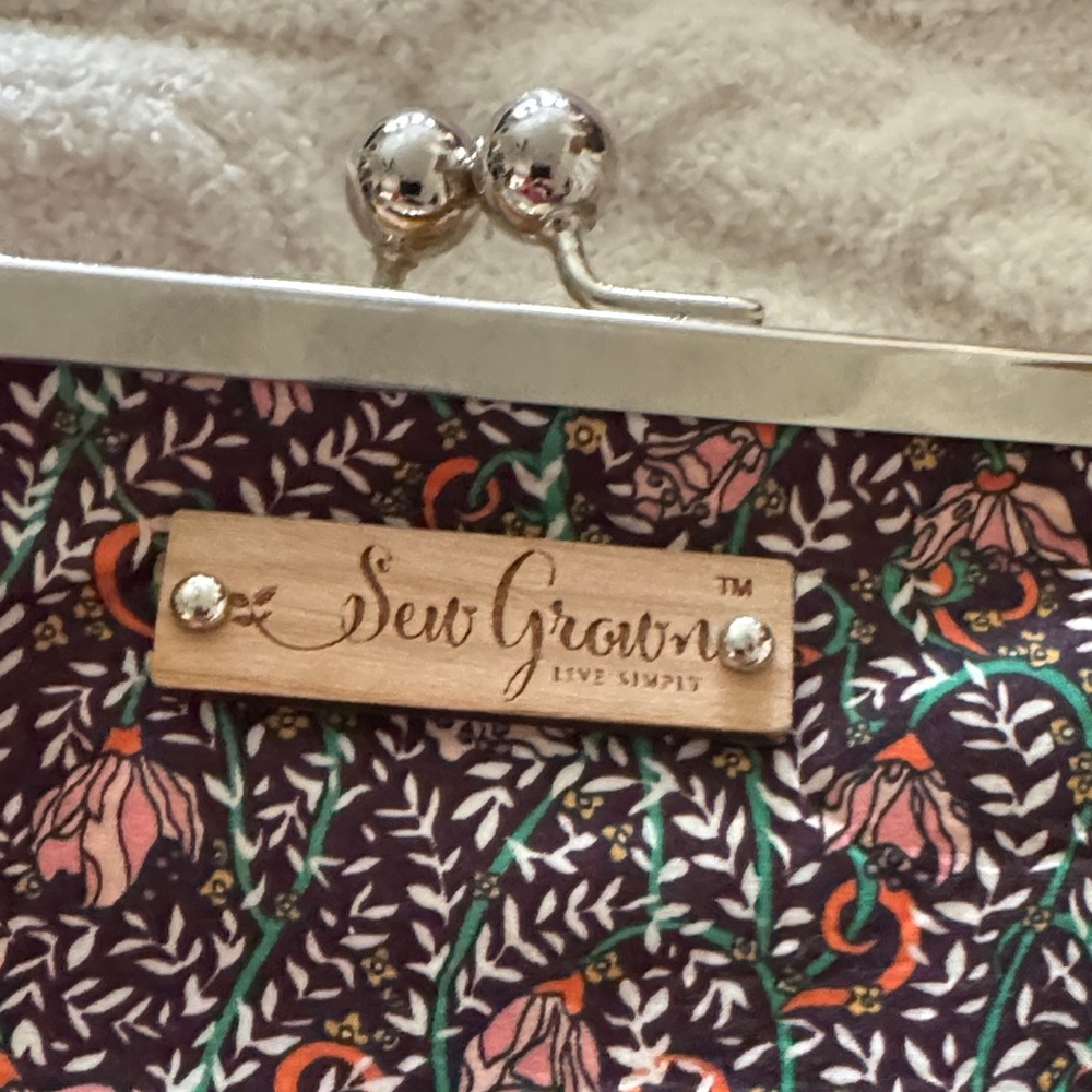 Sew Grown essential oil purse- Purple and Silver